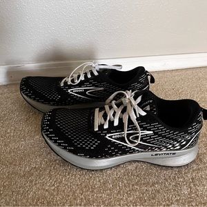 Brooks Levitate 5 Size 8.5